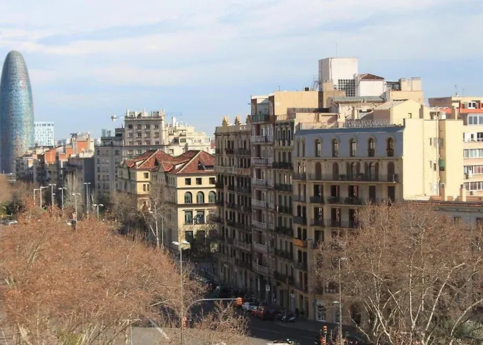 In Near Seabeach شقة برشلونة